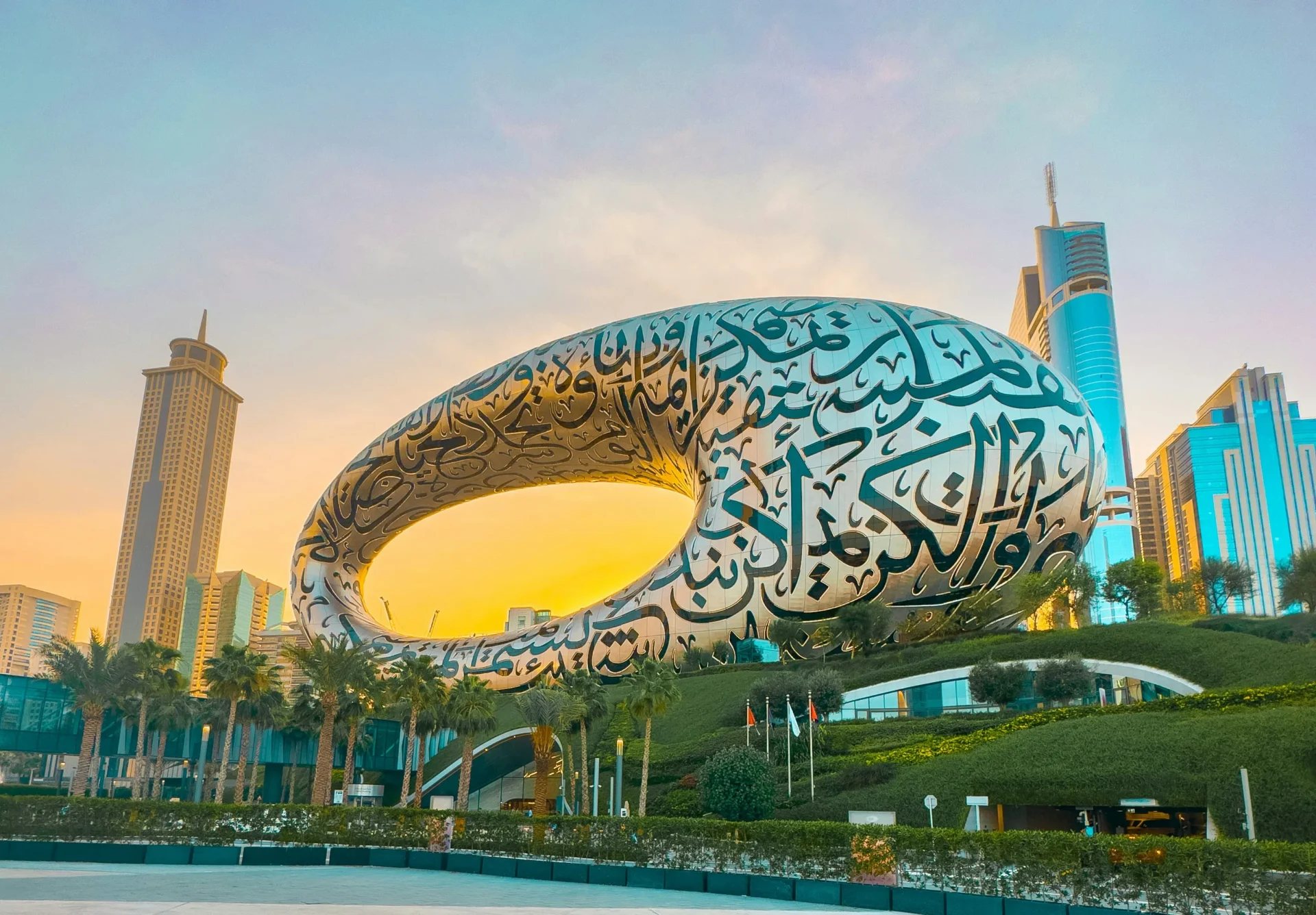 Top 10 Must-Visit Dubai Attractions for First-Timers: Your Ultimate Guide